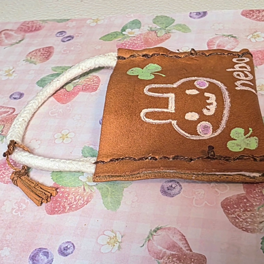 うさぎとクローバーの小さな牛革バック8