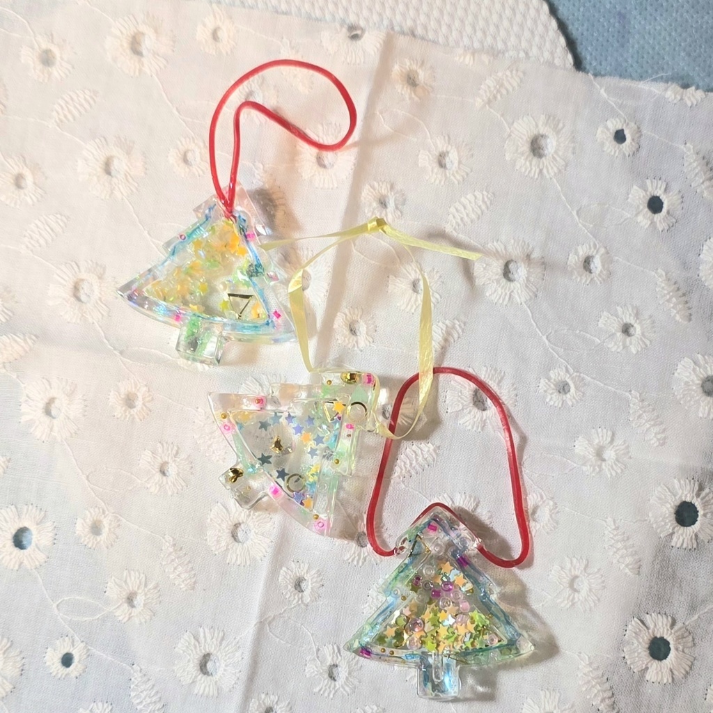 （レジン）3つのクリスマスツリー飾り