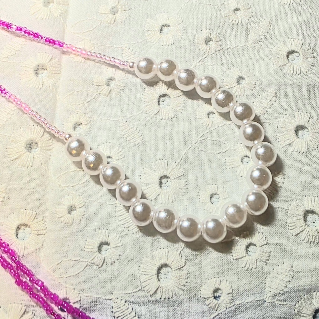 パールとピンクビーズのロングネックレス