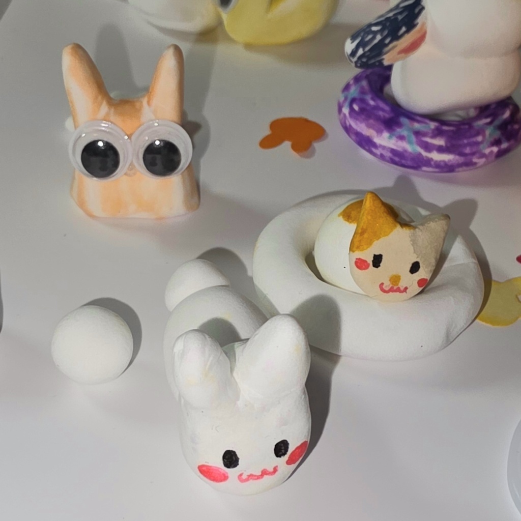 紙粘土のうさぎさん達