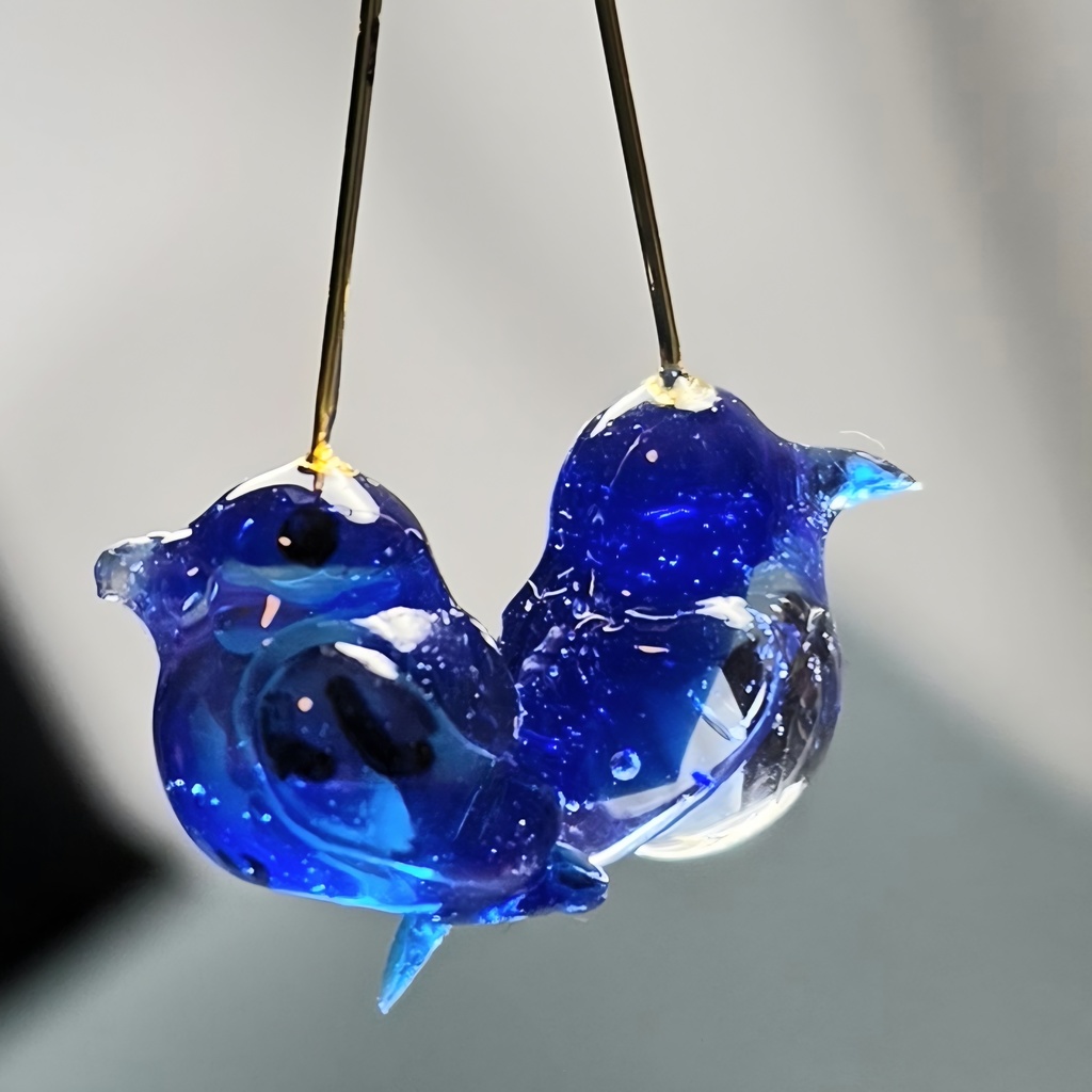 イヤリングになる予定の青い鳥