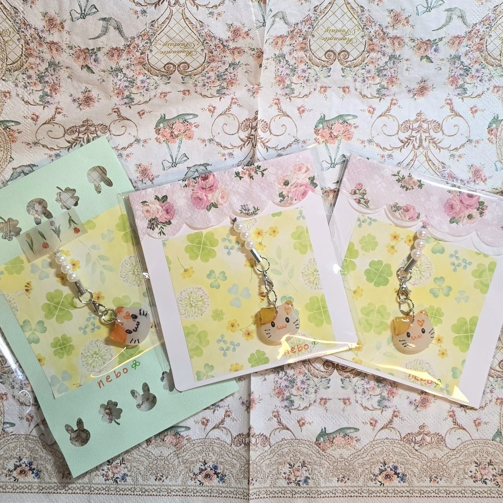 猫さんストラップ1個3００円