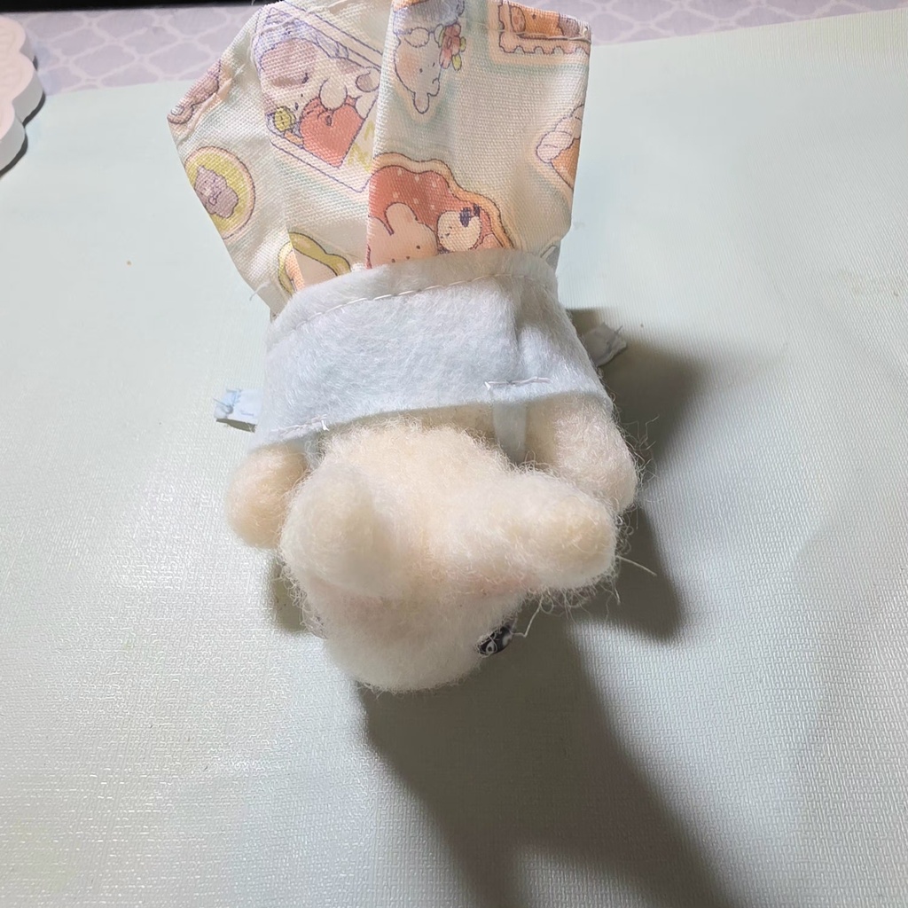 フェルト生地のうさぎのお人形さん