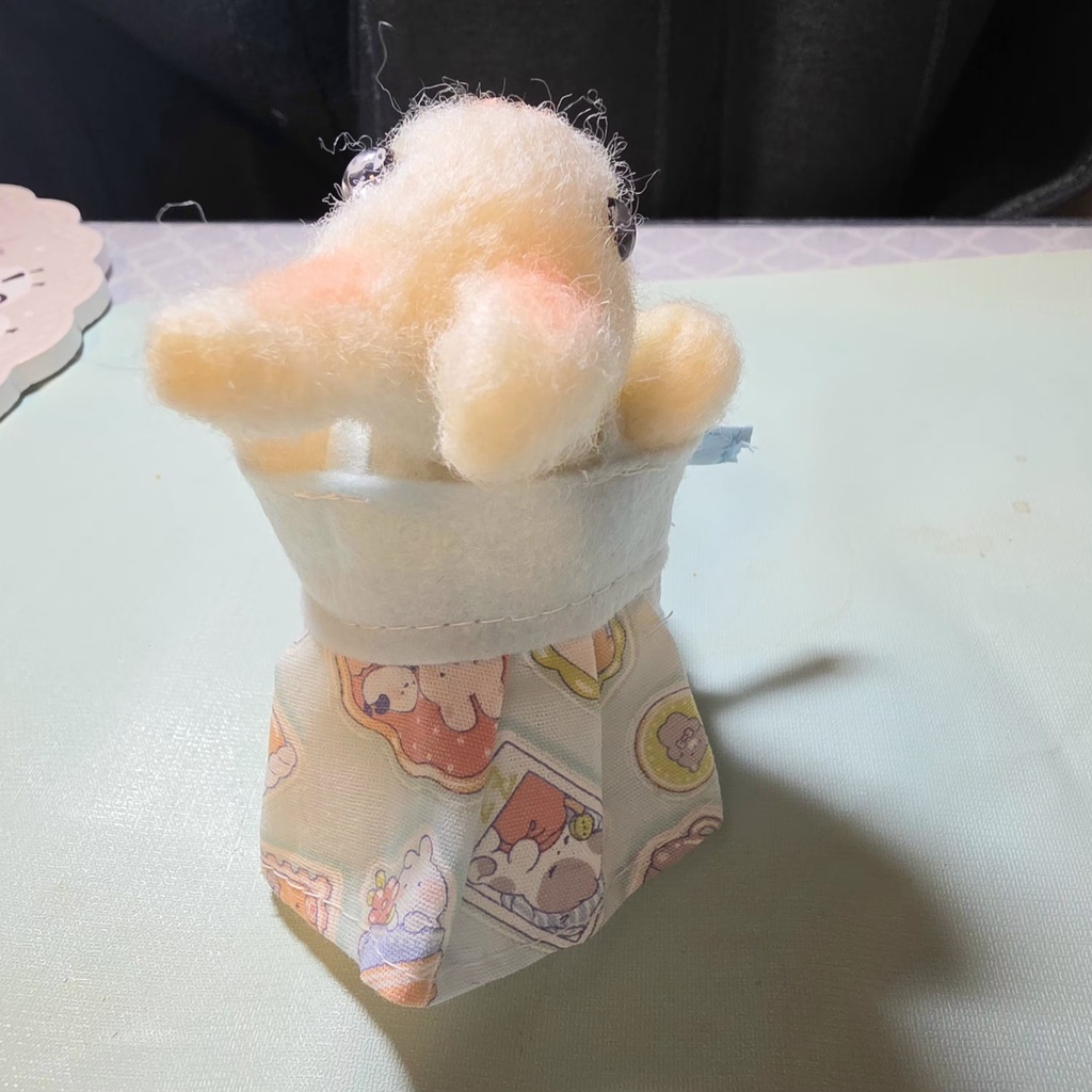 フェルト生地のうさぎのお人形さん