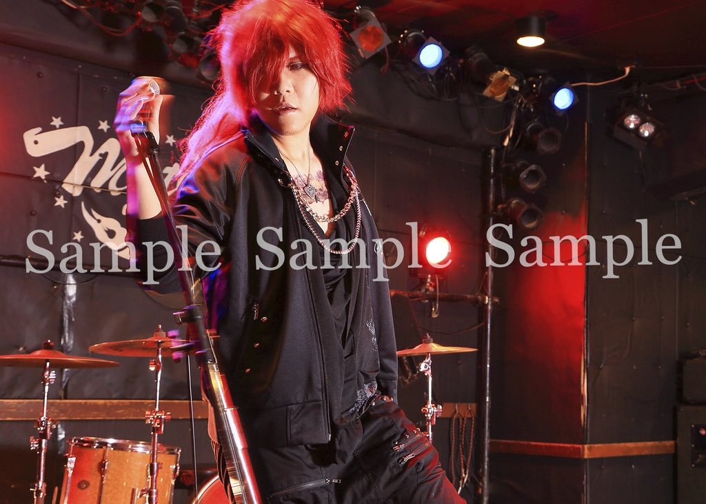 【頒布終了】岡田以蔵 コスプレ写真集「RESIST」