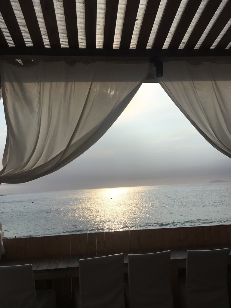 海の家から見る海3