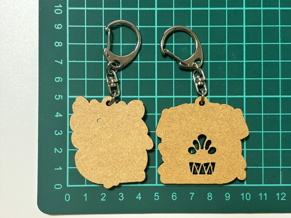 HAZBIN 木製キーホルダー