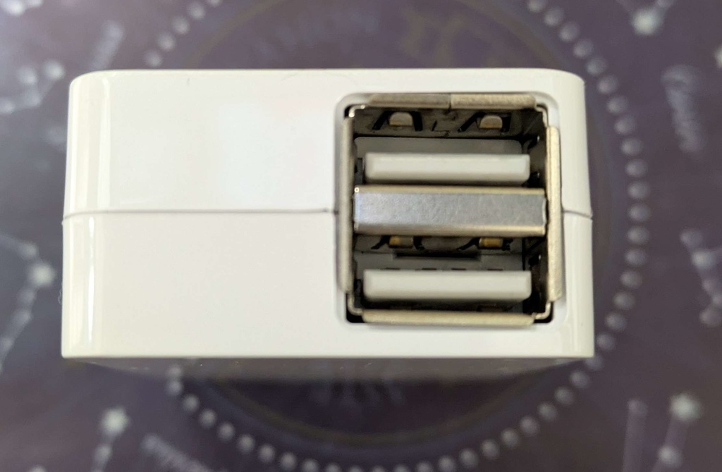 USB充電器(タイプA 2個)占い師衣装シルエット