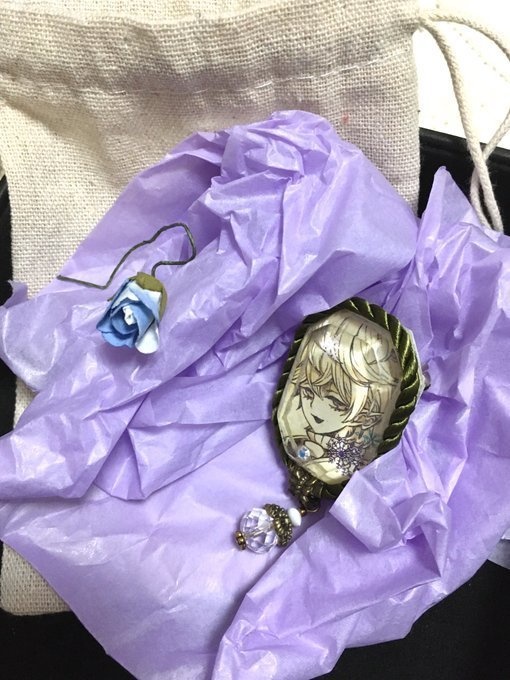 「雪割の花」コラボブローチ