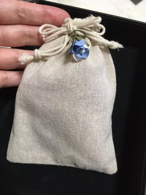 「雪割の花」コラボブローチ