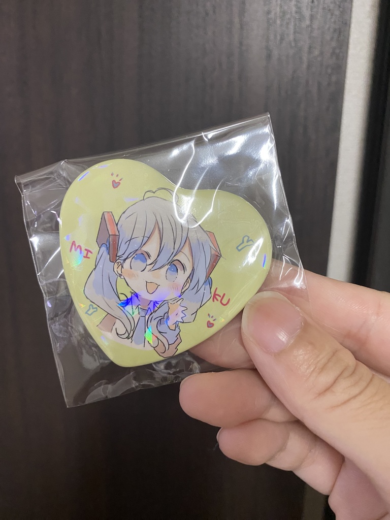 ハート型缶バッジ