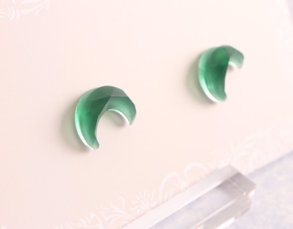 月島概念　すりガラスピアス/イヤリング（月・深緑）