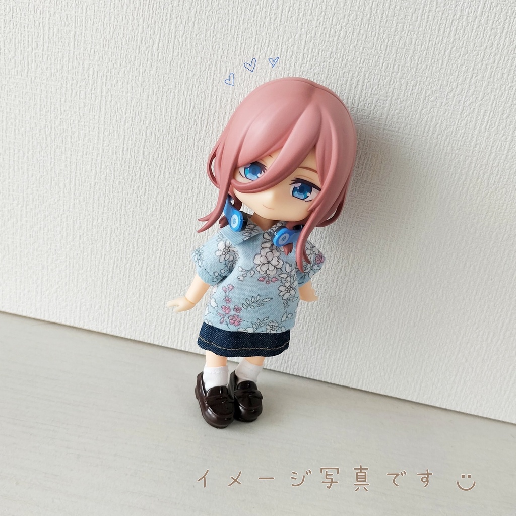 ニュアンスカラーなお花柄シャツ