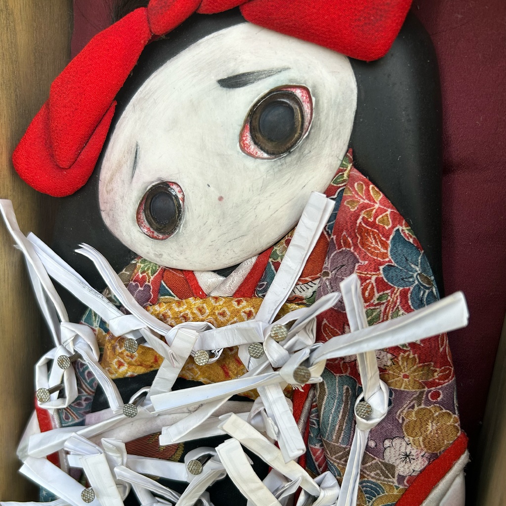 【特級呪物】みんなの恨み言を込めた㊇人形