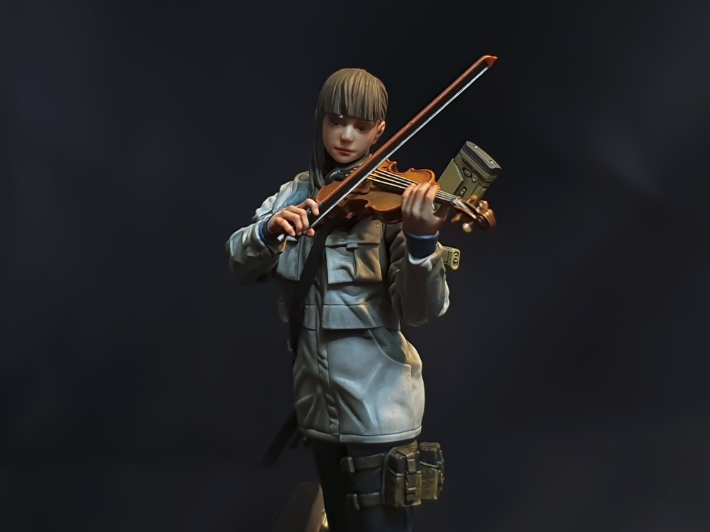 1:20 Resistance Violinist