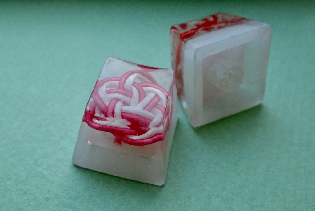 水引 梅結びキーキャップ  桃白