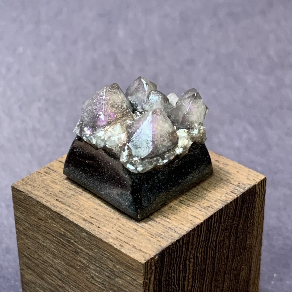 水晶のキーキャップ　a