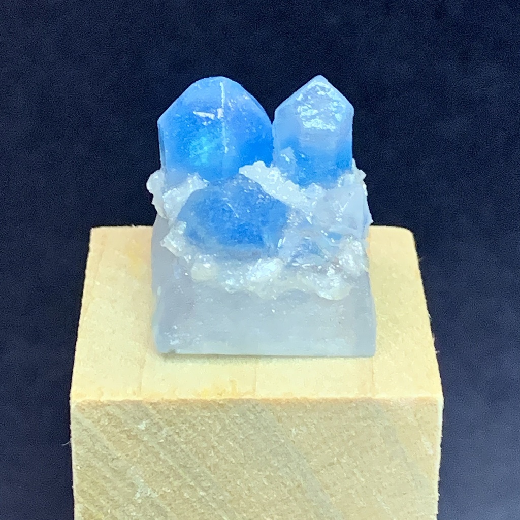 青水晶のキーキャップ c