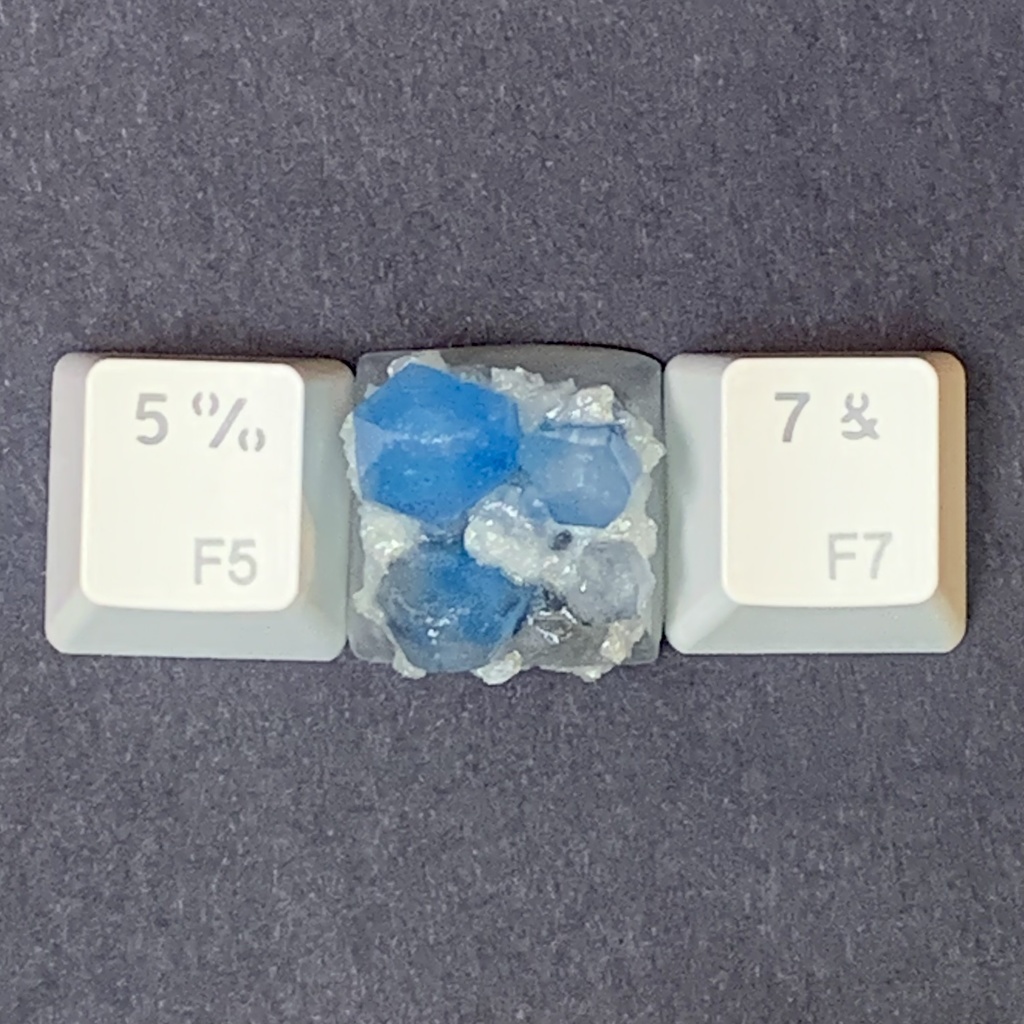 青水晶のキーキャップ c