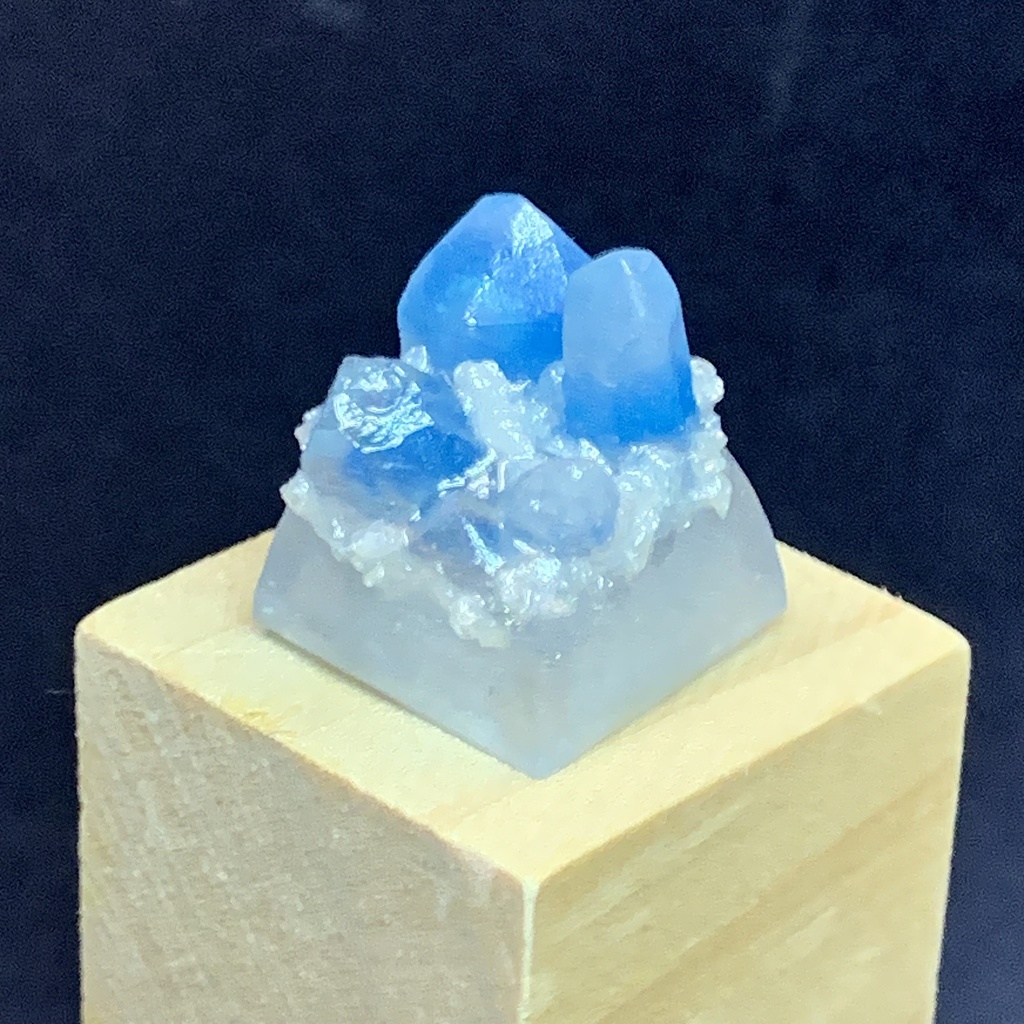 青水晶のキーキャップ c