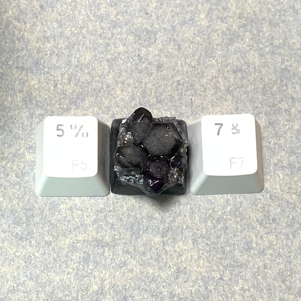 水晶のキーキャップ b