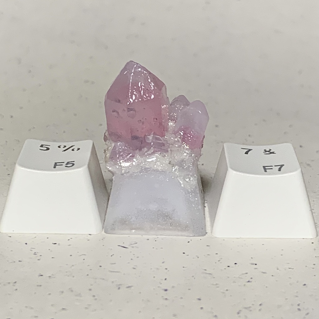 ピンククォーツのキーキャップ b