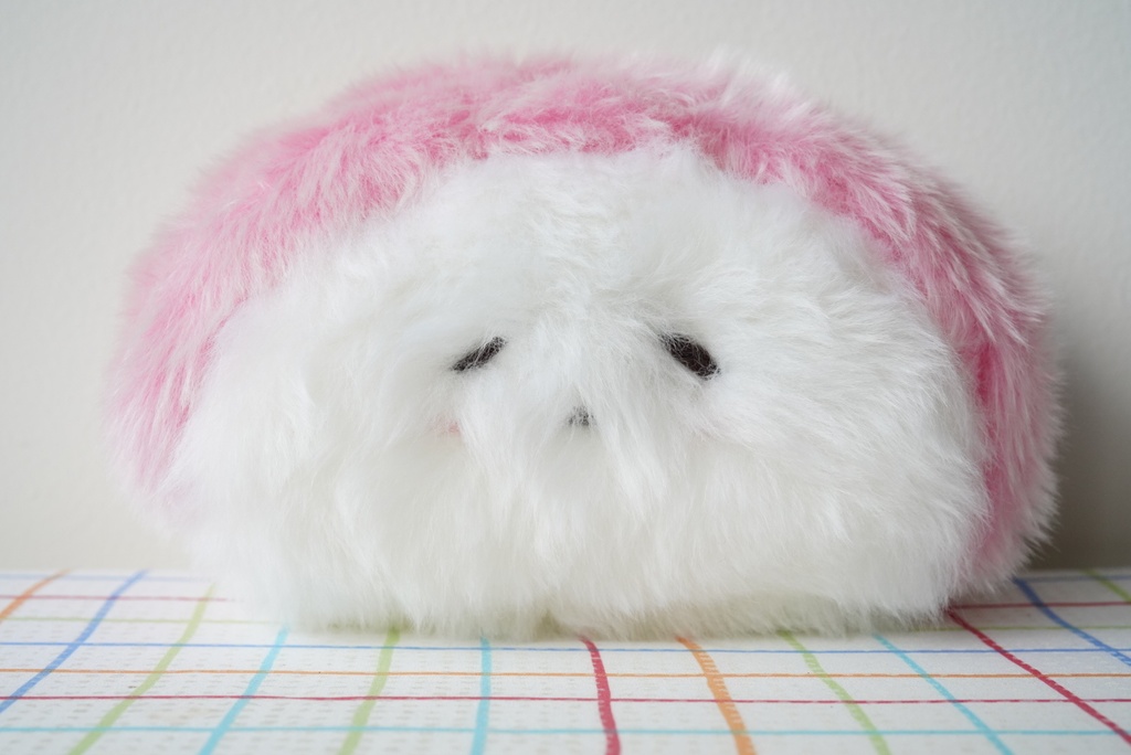 かまぼこのぬいぐるみ