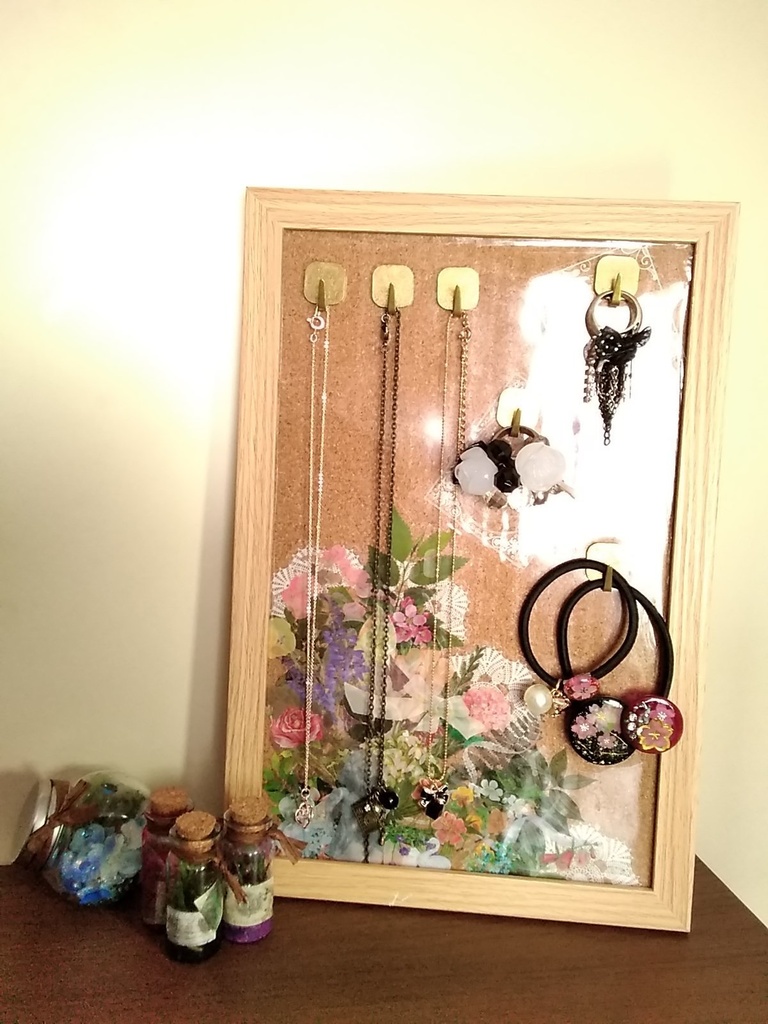【春のSALE！】アクセサリーボード・アクセサリースタンド【花束】／飾る収納で、大好きなアクセサリーがお部屋のインテリアに…✨👑💍✨