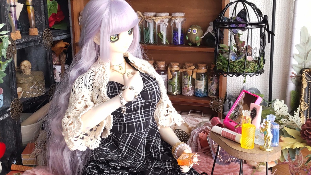 ドールサイズ*コスメ風3点セット①★5種類/あなたのドールさんには、何色がお似合いですか✨