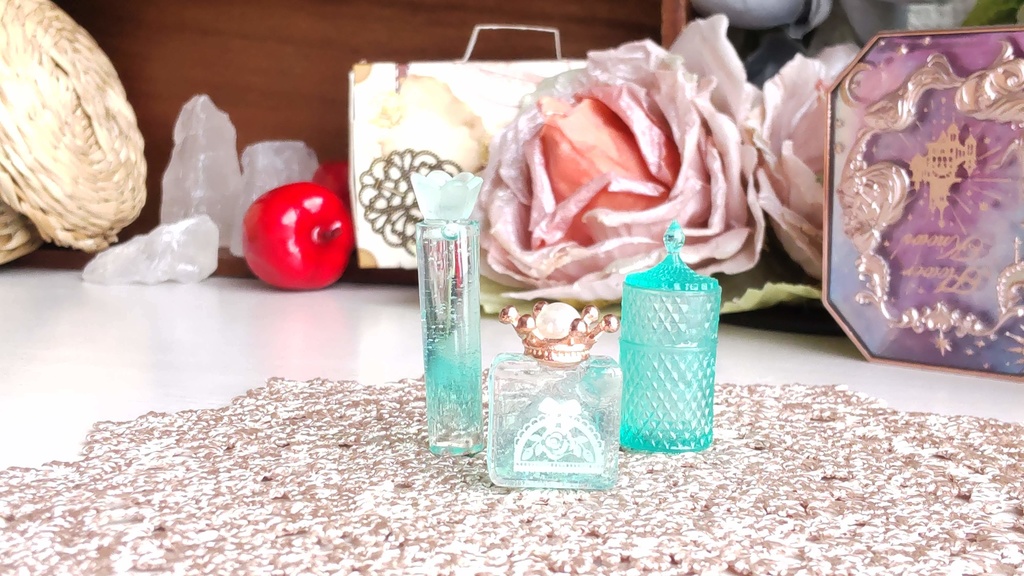 ドールサイズ*コスメ風3点セット①★5種類/あなたのドールさんには、何色がお似合いですか✨