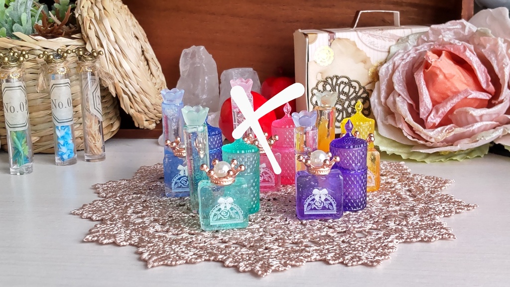 ドールサイズ*コスメ風3点セット①★5種類／あなたのドールさんには、何色がお似合いですか✨