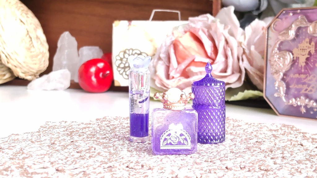 ドールサイズ*コスメ風3点セット①★5種類/あなたのドールさんには、何色がお似合いですか✨