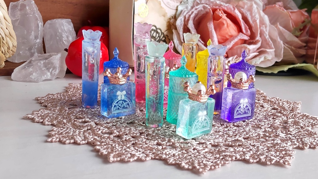 ドールサイズ*コスメ風3点セット①★5種類/あなたのドールさんには、何色がお似合いですか✨