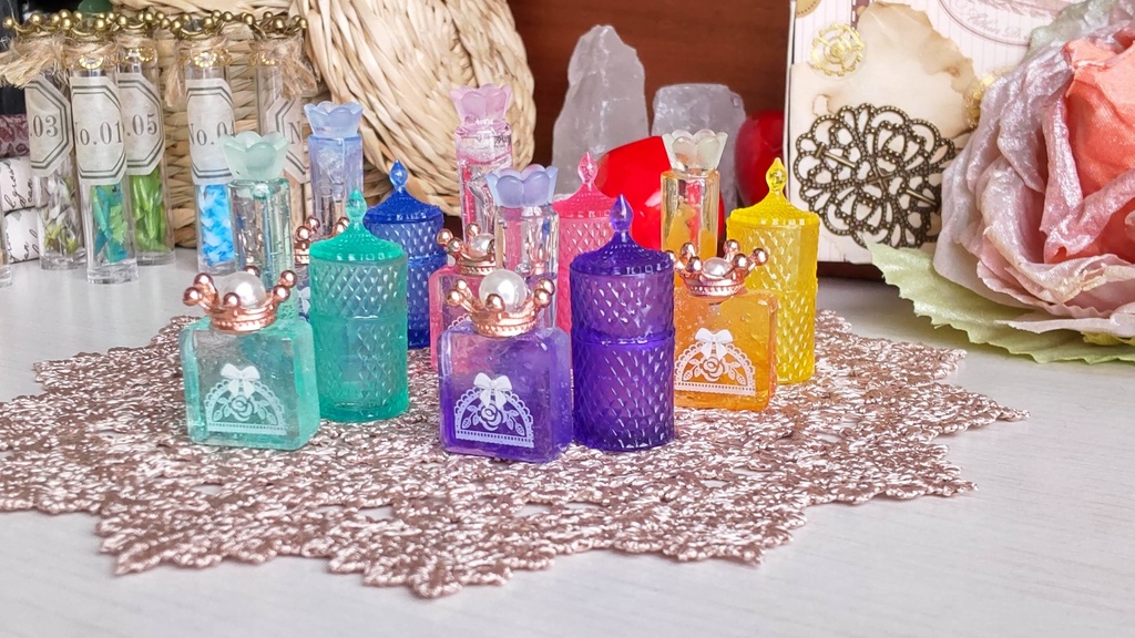 ドールサイズ*コスメ風3点セット①★5種類/あなたのドールさんには、何色がお似合いですか✨