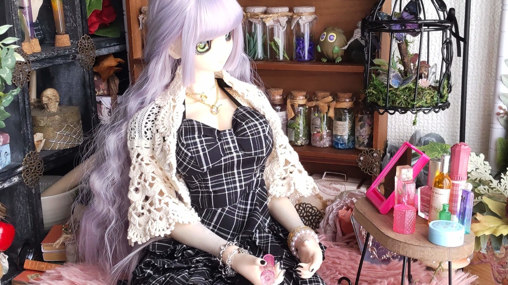 ドールサイズ*コスメ風3点セット②★5種類/あなたのドールさんには、何色がお似合いですか✨