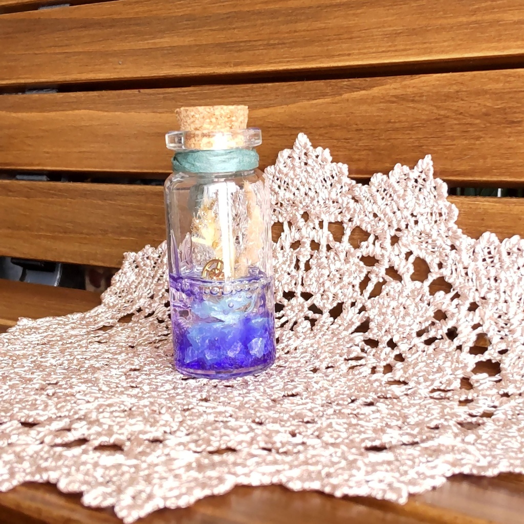 【小瓶】魔法の国の泉✨(5種類)★1/3ドールサイズ/【小瓶】(組合せ自由)2つご購入でミニトランクに入れてお届けします♪