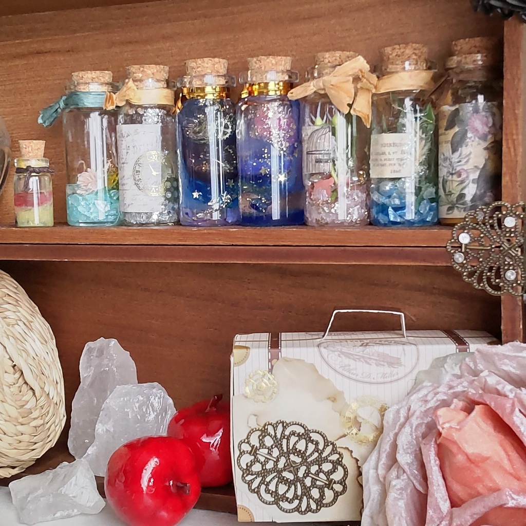 【小瓶】魔法の国の泉✨(5種類)★1/3ドールサイズ/【小瓶】(組合せ自由)2つご購入でミニトランクに入れてお届けします♪