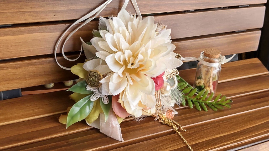 【年末SALE‼️送料無料】1/3ドールサイズ★フラワーポシェット/不思議な植物の入った小瓶を下げて、お散歩や冒険に出掛けてみませんか🌿🎶