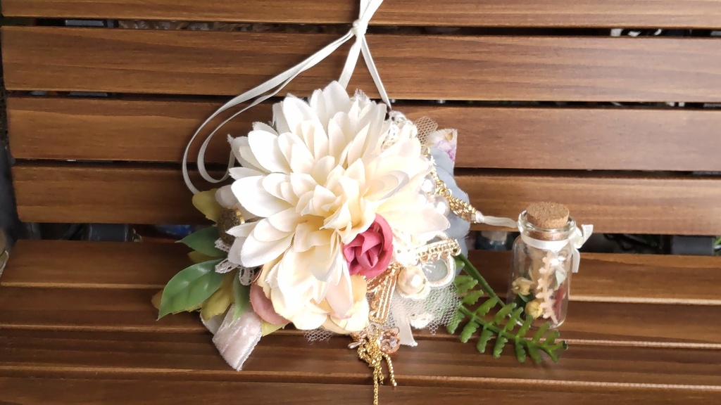 【年末SALE‼️送料無料】1/3ドールサイズ★フラワーポシェット/不思議な植物の入った小瓶を下げて、お散歩や冒険に出掛けてみませんか🌿🎶