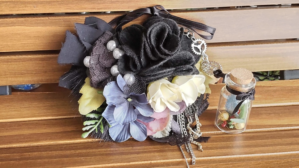 【年末SALE‼️送料無料】1/3ドールサイズ★フラワーポシェット/不思議な植物の入った小瓶を下げて、お散歩や冒険に出掛けてみませんか🌿🎶