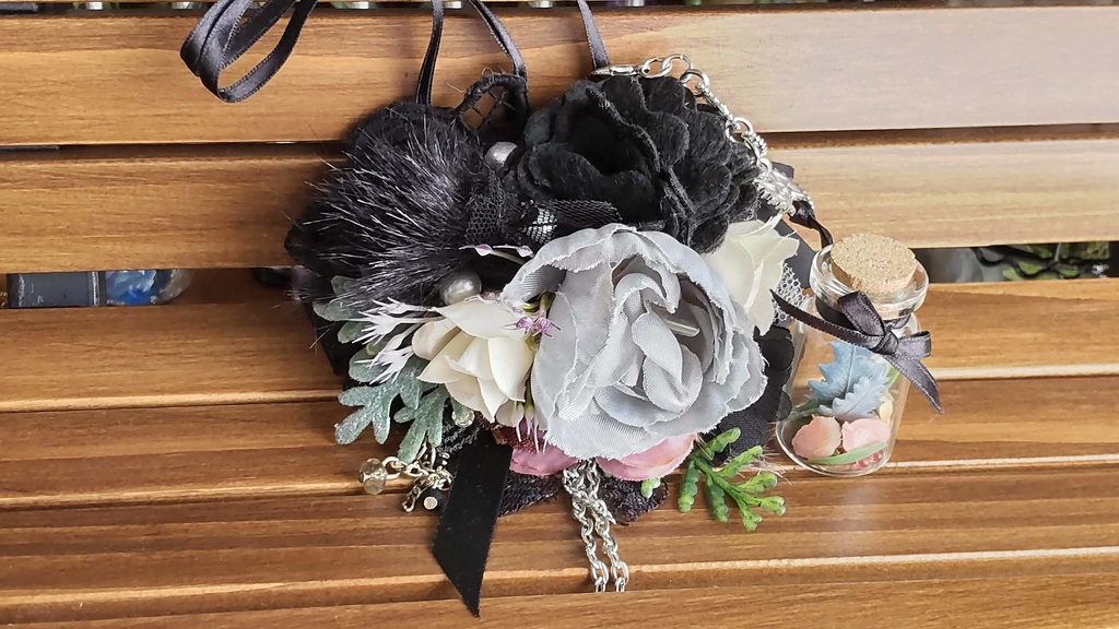 【年末SALE‼️送料無料】1/3ドールサイズ★フラワーポシェット/不思議な植物の入った小瓶を下げて、お散歩や冒険に出掛けてみませんか🌿🎶