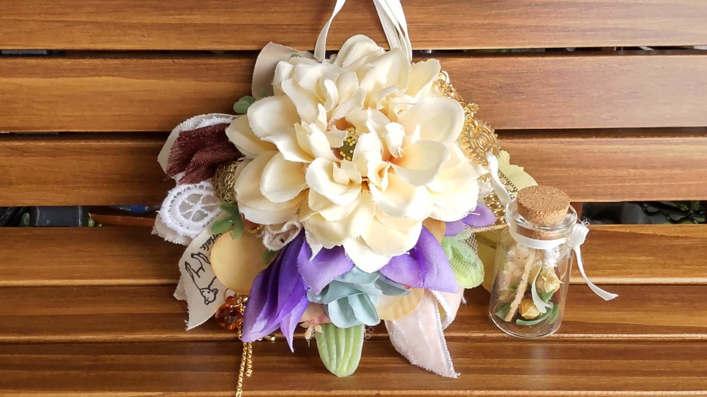 【年末SALE‼️送料無料】1/3ドールサイズ★フラワーポシェット/不思議な植物の入った小瓶を下げて、お散歩や冒険に出掛けてみませんか🌿🎶