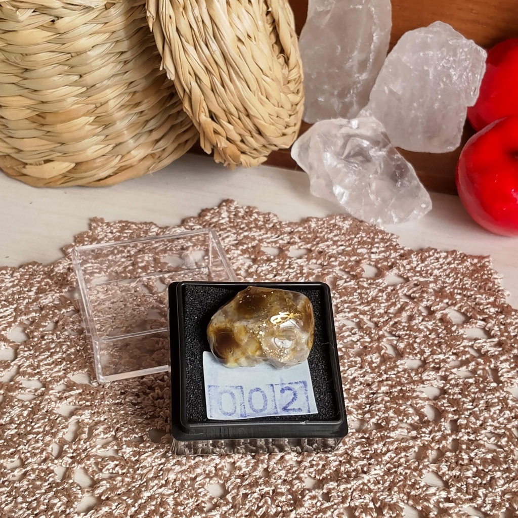 【お値段改定🪄】✨💎✨魔法石の鉱石標本★No,001〜No,008(8種類)/この世に二つと同じ物はない、不思議な力が宿った魔法石の鉱石標本です(*´ω`*)