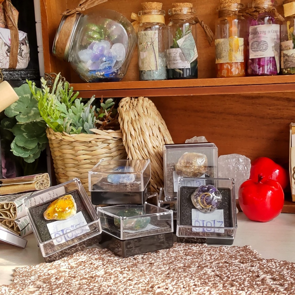 【お値段改定🪄】✨💎✨魔法石の鉱石標本★No,001〜No,008(8種類)/この世に二つと同じ物はない、不思議な力が宿った魔法石の鉱石標本です(*´ω`*)