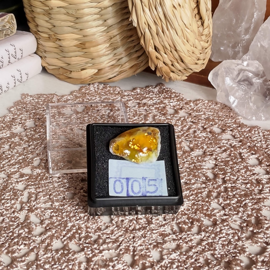 【お値段改定🪄】✨💎✨魔法石の鉱石標本★No,001〜No,008(8種類)/この世に二つと同じ物はない、不思議な力が宿った魔法石の鉱石標本です(*´ω`*)