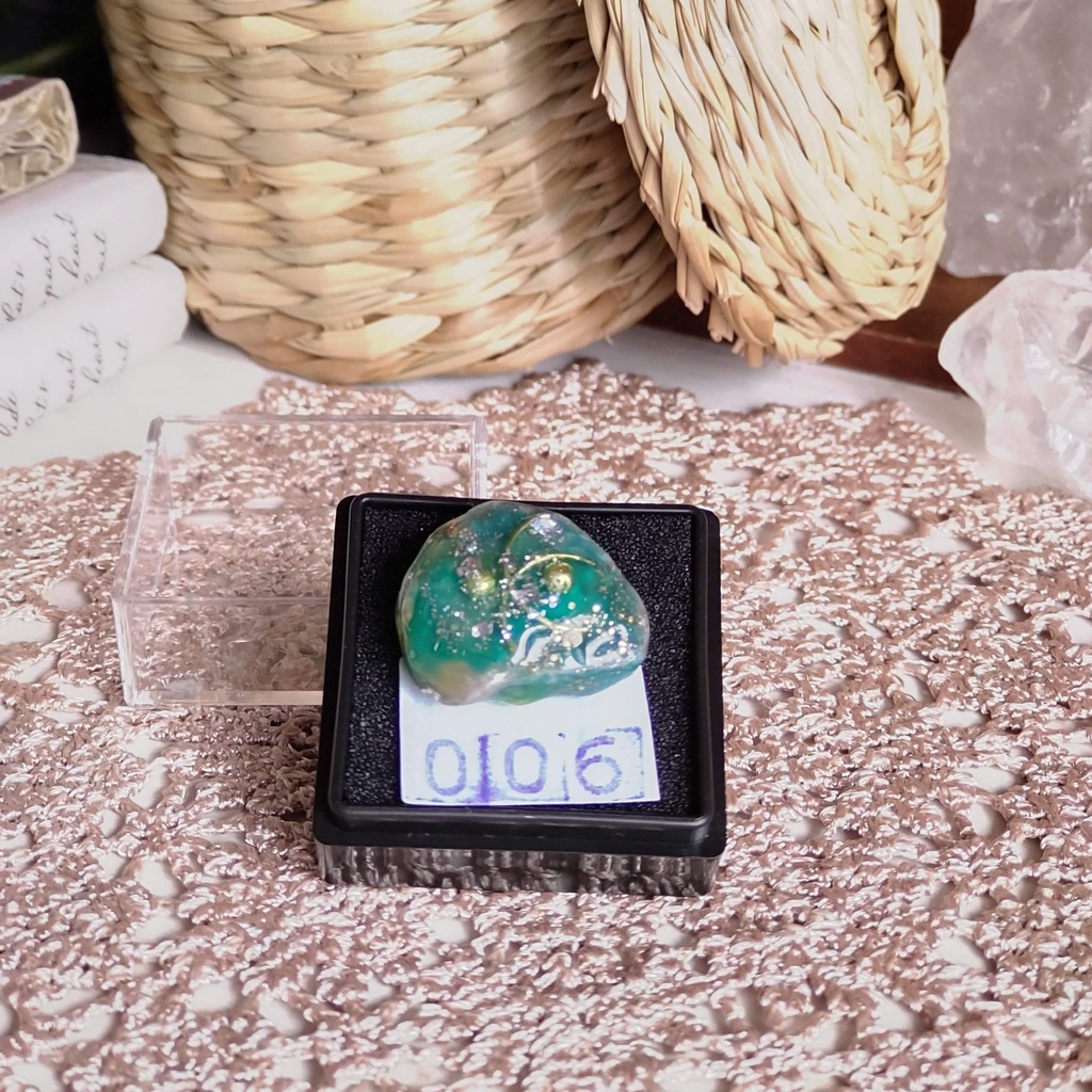 【お値段改定🪄】✨💎✨魔法石の鉱石標本★No,001〜No,008(8種類)/この世に二つと同じ物はない、不思議な力が宿った魔法石の鉱石標本です(*´ω`*)