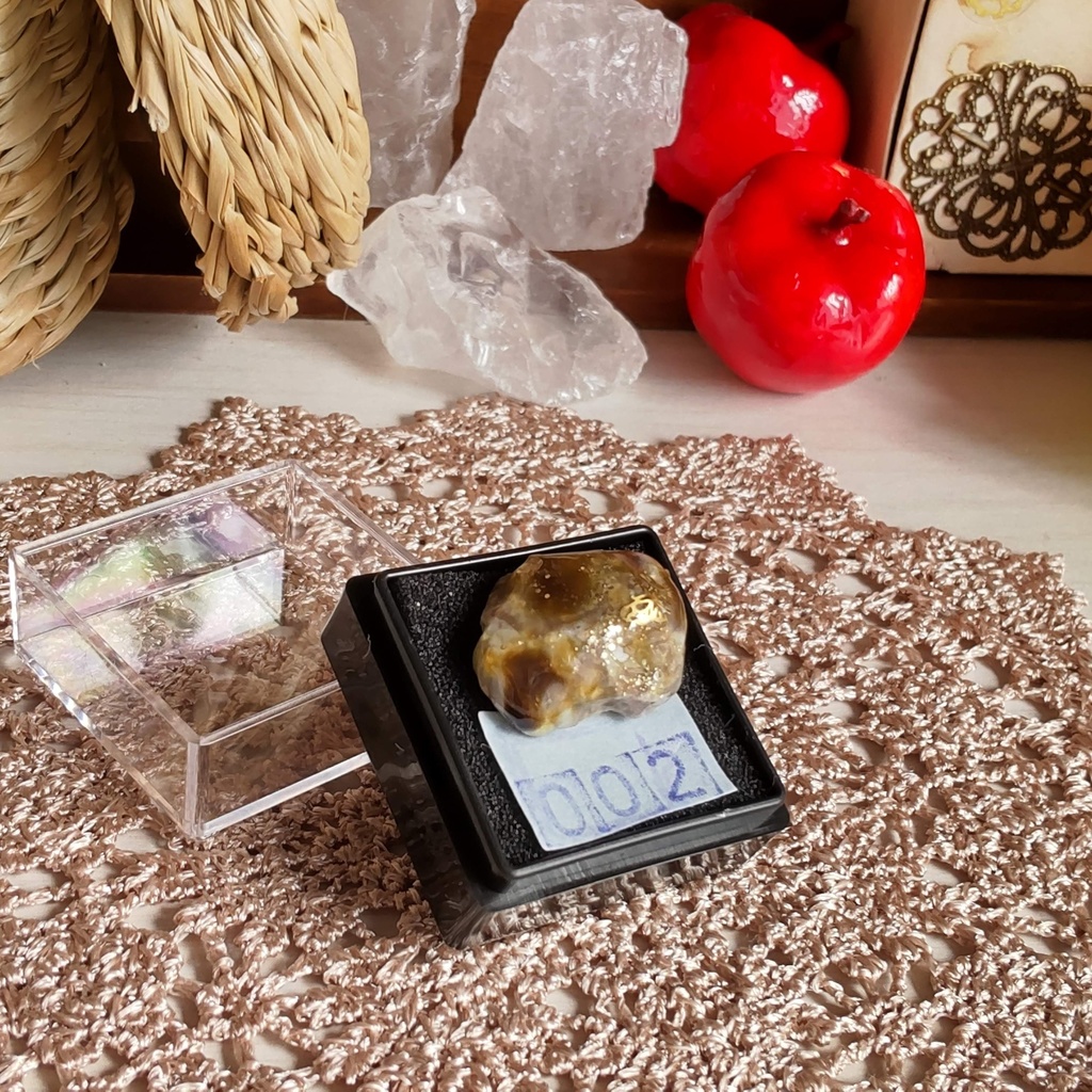 【お値段改定🪄】✨💎✨魔法石の鉱石標本★No,001〜No,008(8種類)/この世に二つと同じ物はない、不思議な力が宿った魔法石の鉱石標本です(*´ω`*)