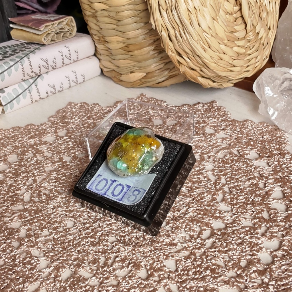 【お値段改定🪄】✨💎✨魔法石の鉱石標本★No,001〜No,008(8種類)/この世に二つと同じ物はない、不思議な力が宿った魔法石の鉱石標本です(*´ω`*)