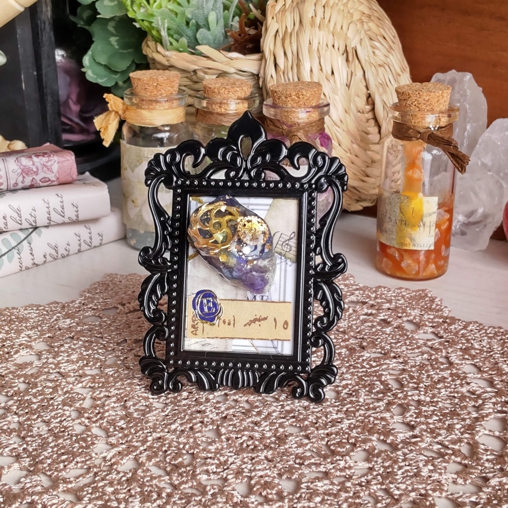 【お値段改定🪄】額装された魔法石の鉱石標本(2種類)✨💎✨/この世に二つと同じ物はない、不思議な力が宿った魔法石の鉱石標本です(*´ω`*)