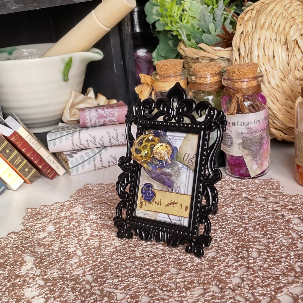 【お値段改定🪄】額装された魔法石の鉱石標本(2種類)✨💎✨/この世に二つと同じ物はない、不思議な力が宿った魔法石の鉱石標本です(*´ω`*)